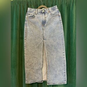 Universal Thread Blue High-Waisted Vintage Jeans